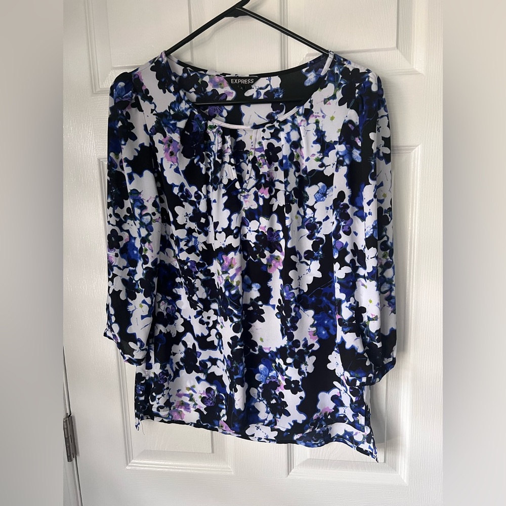 Express floral top size small